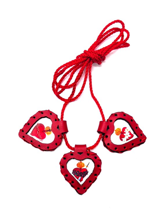 The three Holy Family Hearts Scapular. Escapulario de los Tres Corazones de la Sagrada Familia