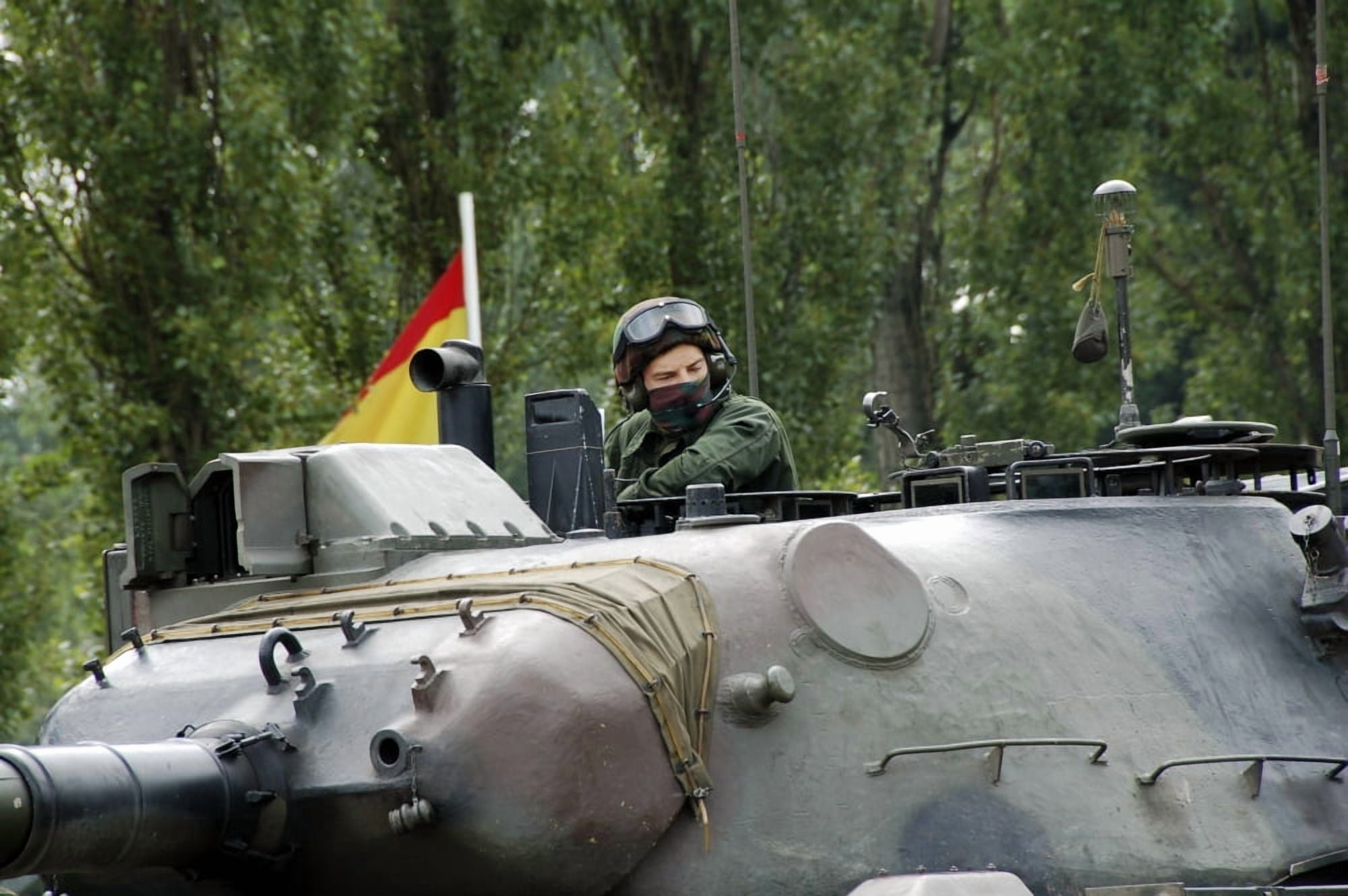 The turret of the Leopard 1A5 MBT of the Belgian Army Canvas Art - Luc De JaegerStocktrek Images (34 x 23)