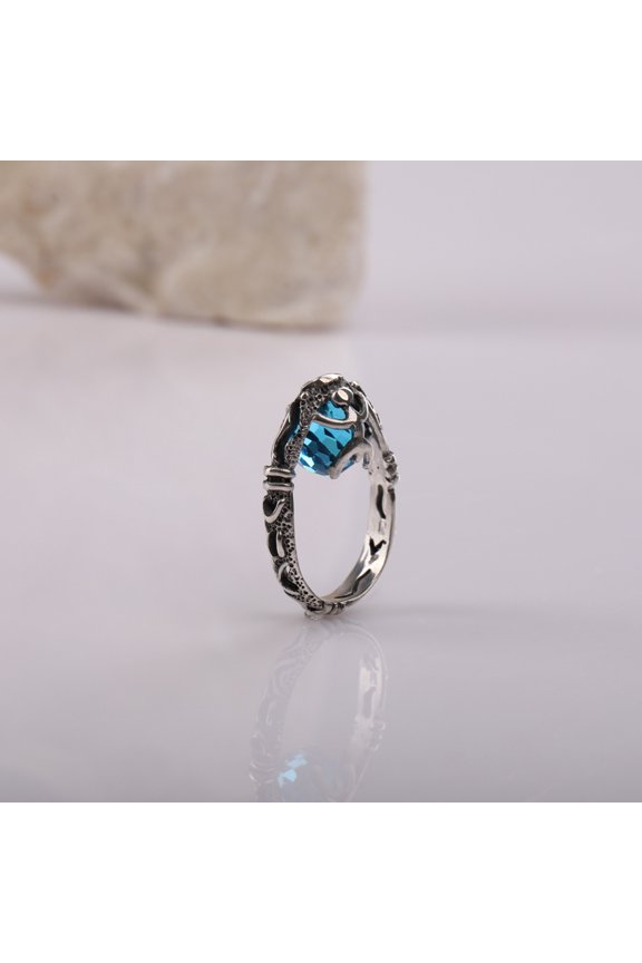 The world in the palm | Ring