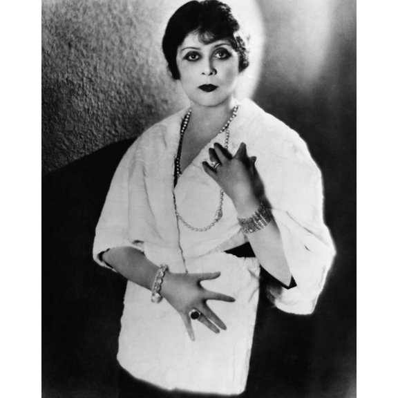 Theda Bara Ca. Mid-1920S Photo Print (8 x 10)