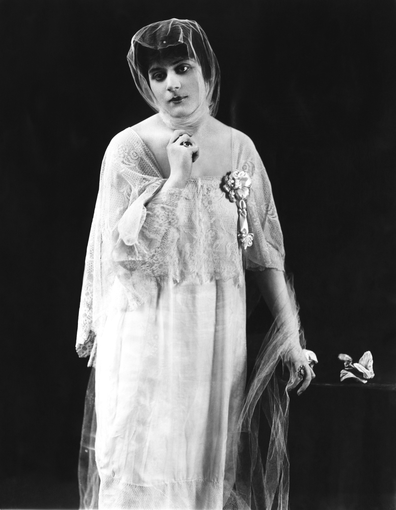 Theda Bara Canvas Art - (16 x 20)