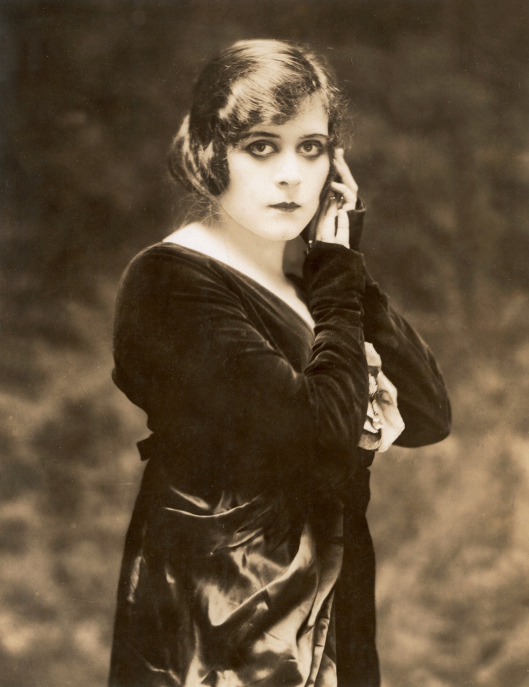 Theda Bara Canvas Art - (16 x 20)