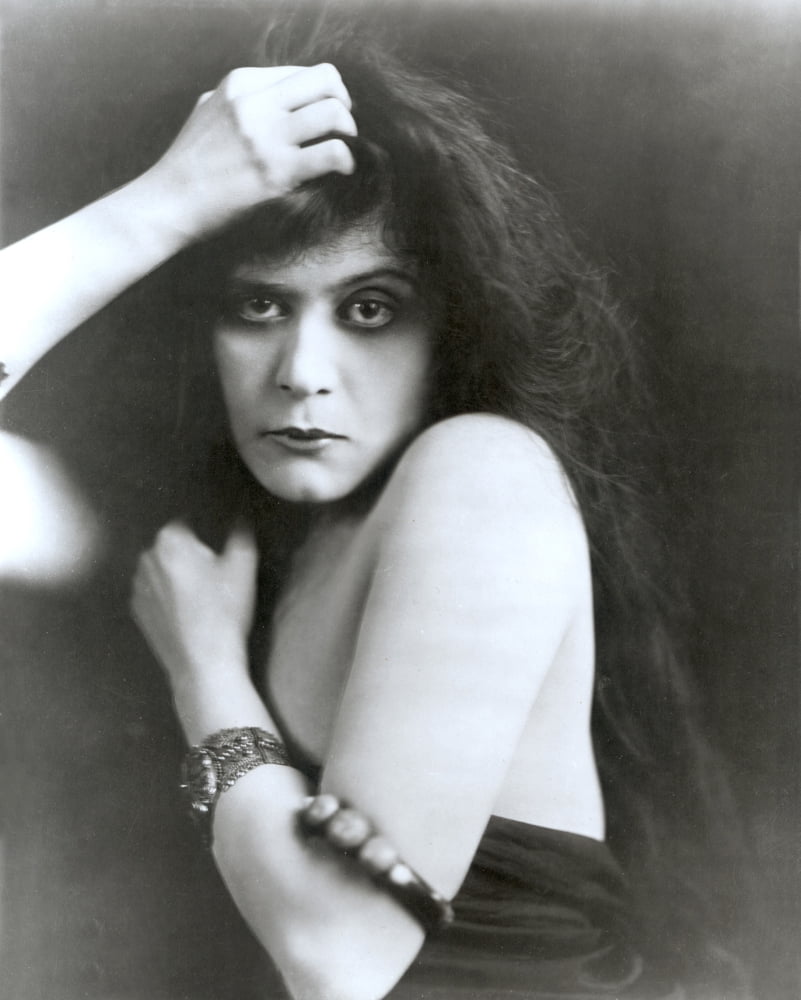 Theda Bara In Sin Canvas Art - (16 x 20)