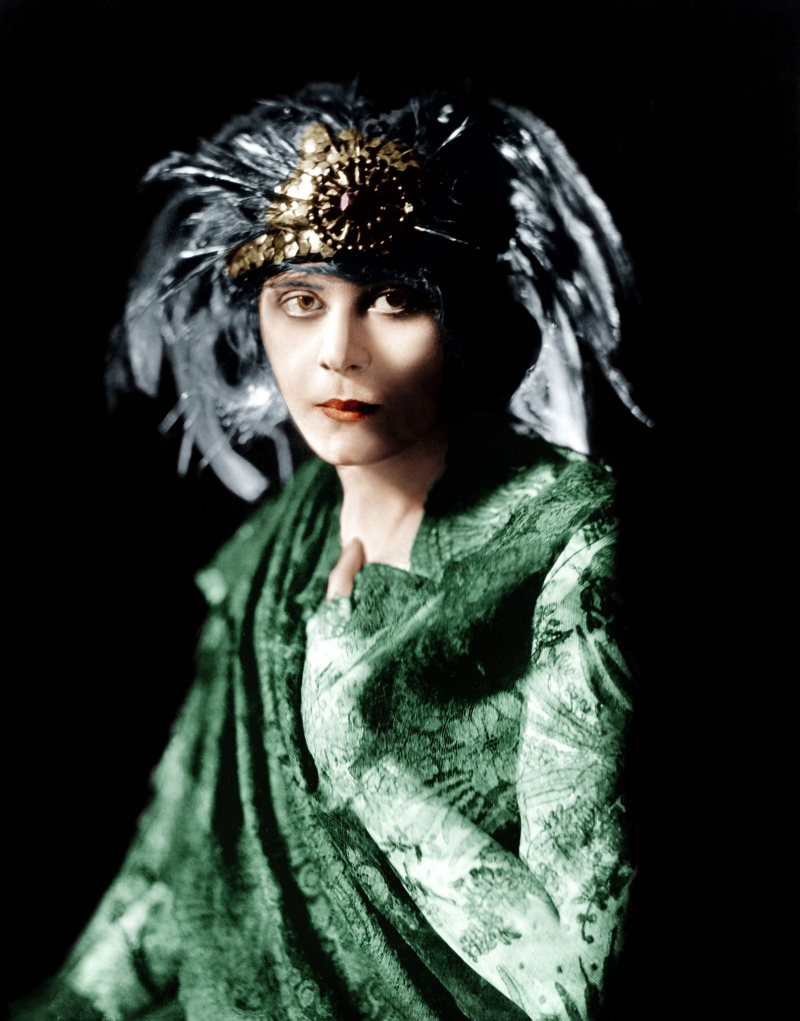 Theda Bara In The Broadway Show The Blue Flame Canvas Art - (16 x 20)