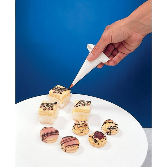 Thermohauser Mini Pastry Bag Set for Fine Decorating. Set of Four 5" 13cm Bags and 8 Plastic Tips