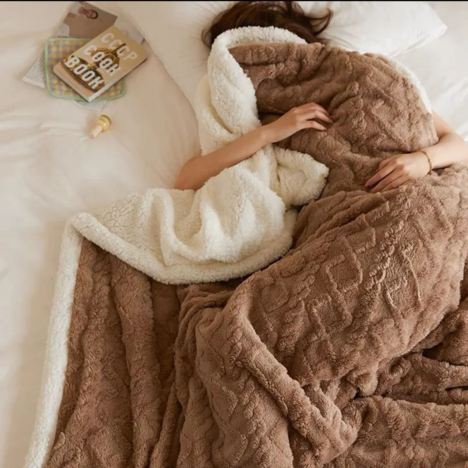 Thick Blanket Lamb Wool Warm Sleeping Double Side Microfiber Flannel Fleece Blankets for Bed Cozy Comfortable Super Soft Quilt