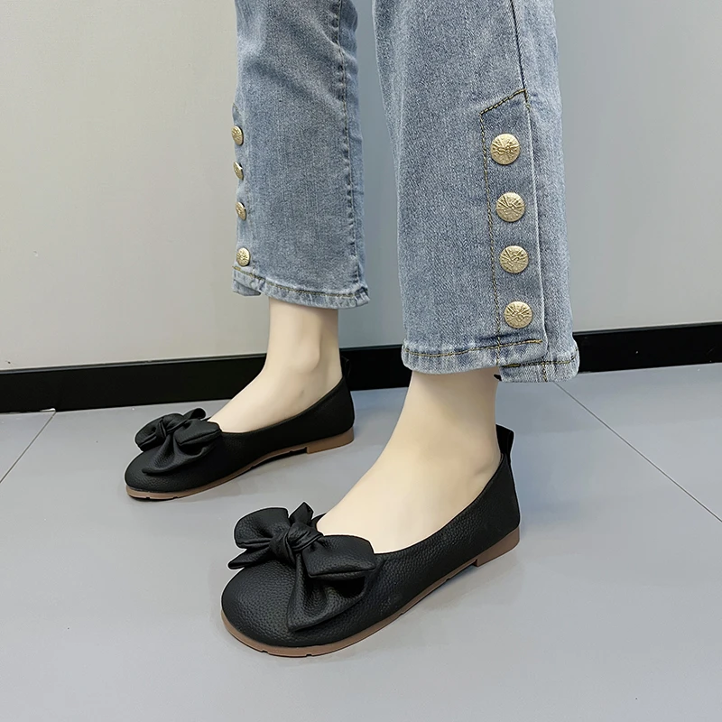 Flats for women with wide feet deals