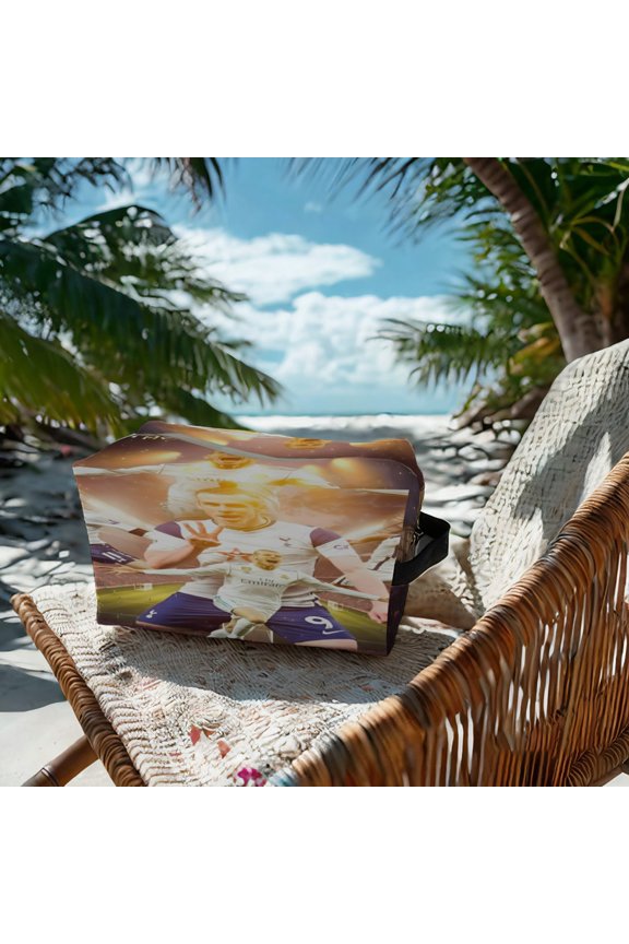 This Gareth Bale travel cosmetic bag is functional, high-quality, and perfect for travel.