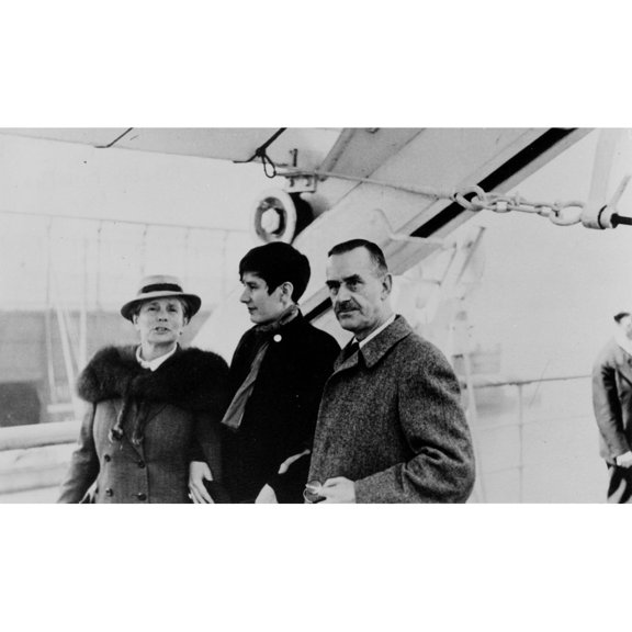 Thomas Mann- With Katja & Erika Mann On Ile De France. 42437 - Cpl ArchivesEverett Collection History