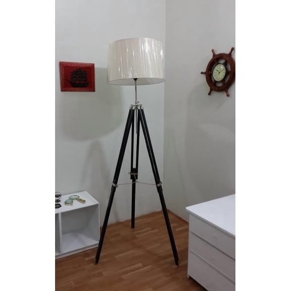 Thor Hollywood Nautical Wooden Black Tripod Focus Lamp Floor Dcor