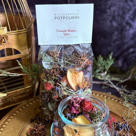 Thorn Farms Wildcrafted Fireside Winter Spice Potpourri