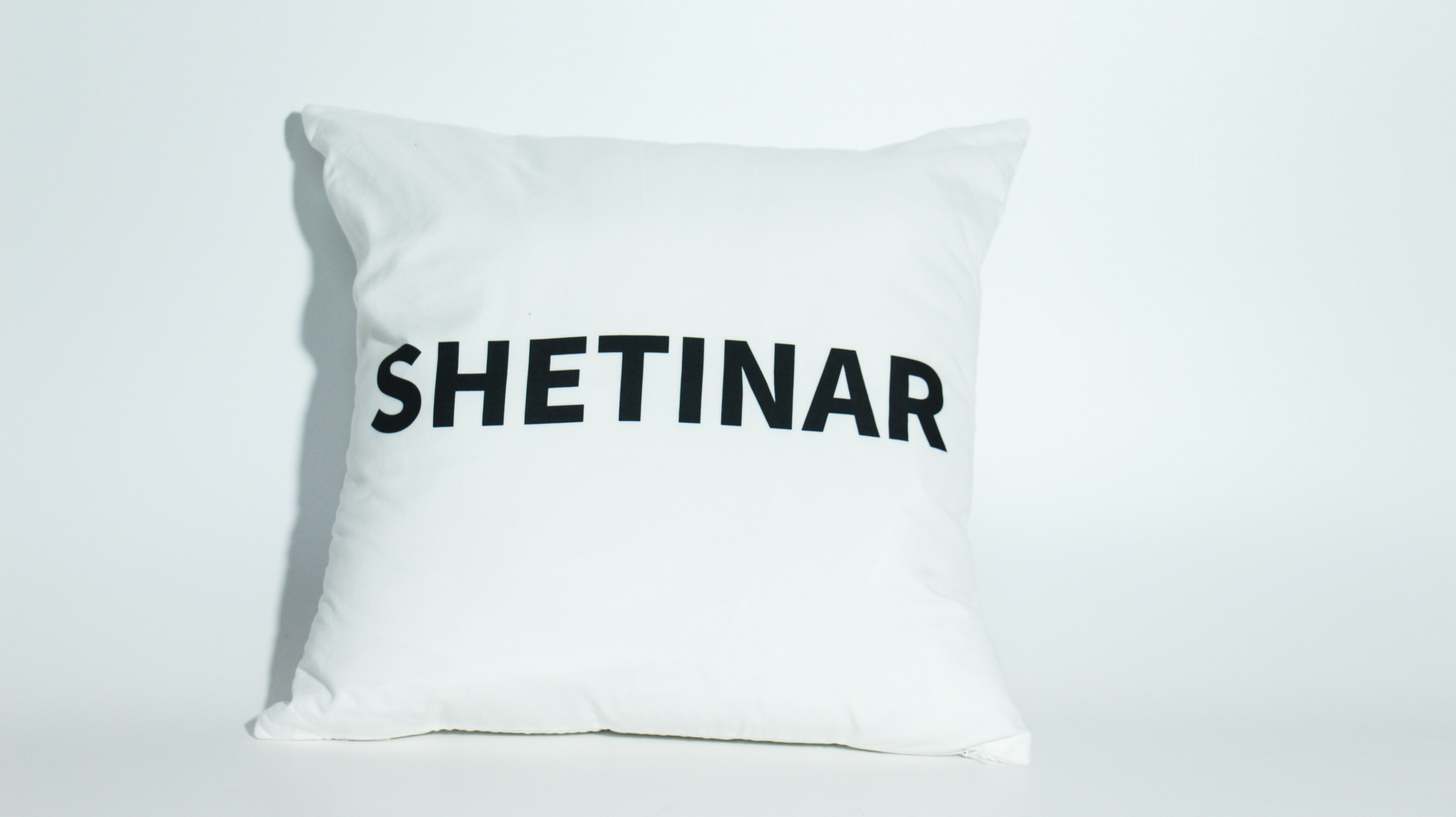 Thr ow Pillow Inserts Hypoallergenic Premium Pillow Stuffer Square Form for Decorative Pillow Covers