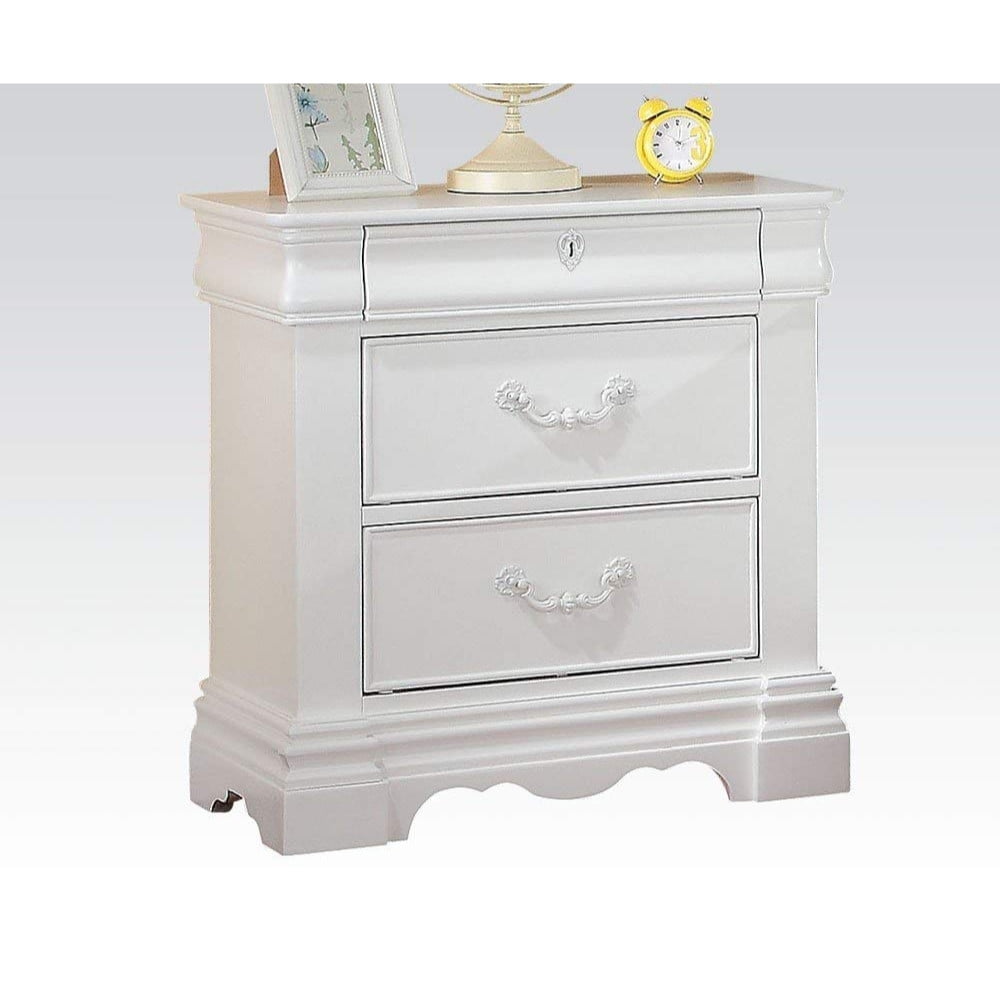 Estrella Princess White 2-Drawer Nightstand with Crown Carving