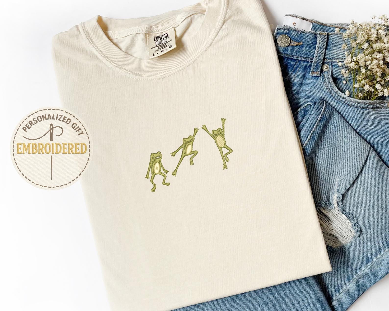 Three Frogs Shirt, Embroidered Frog Tee, Cute Amphibian Fashion ...