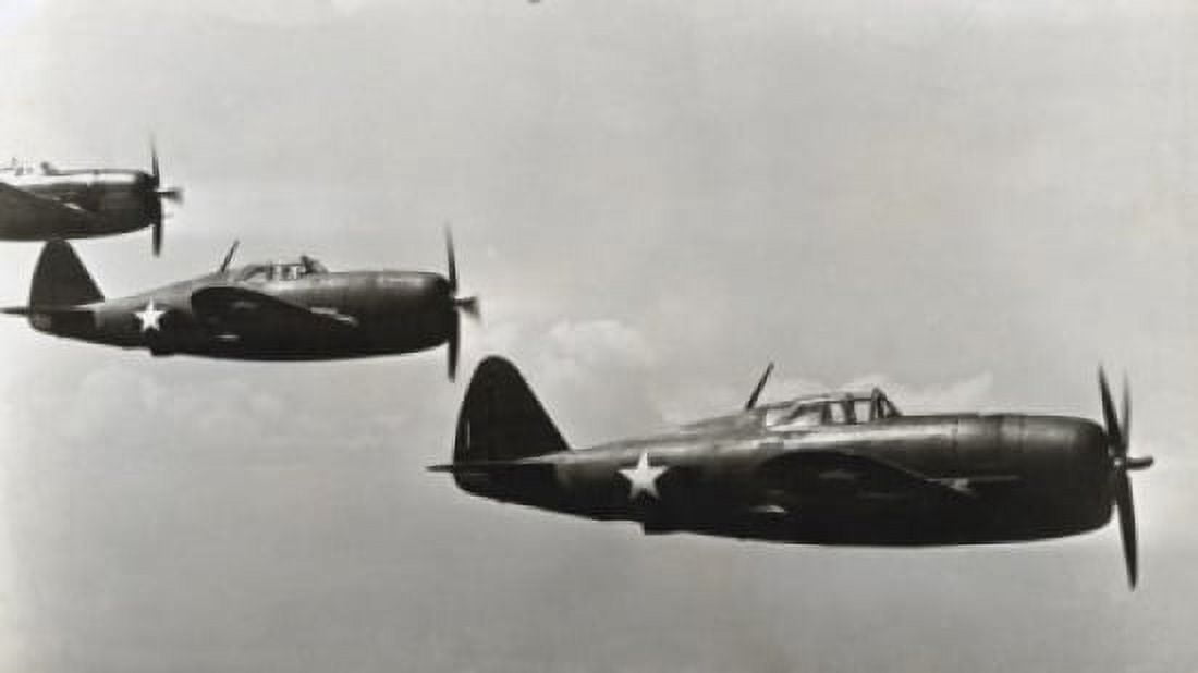 Three fighter planes in flight P-47 Thunderbolt Canvas Art - (18 x 24)