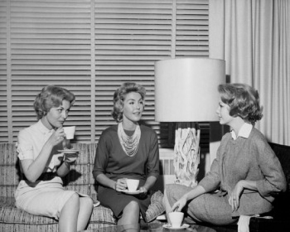 Three young women drinking coffee Canvas Art - (18 x 24)