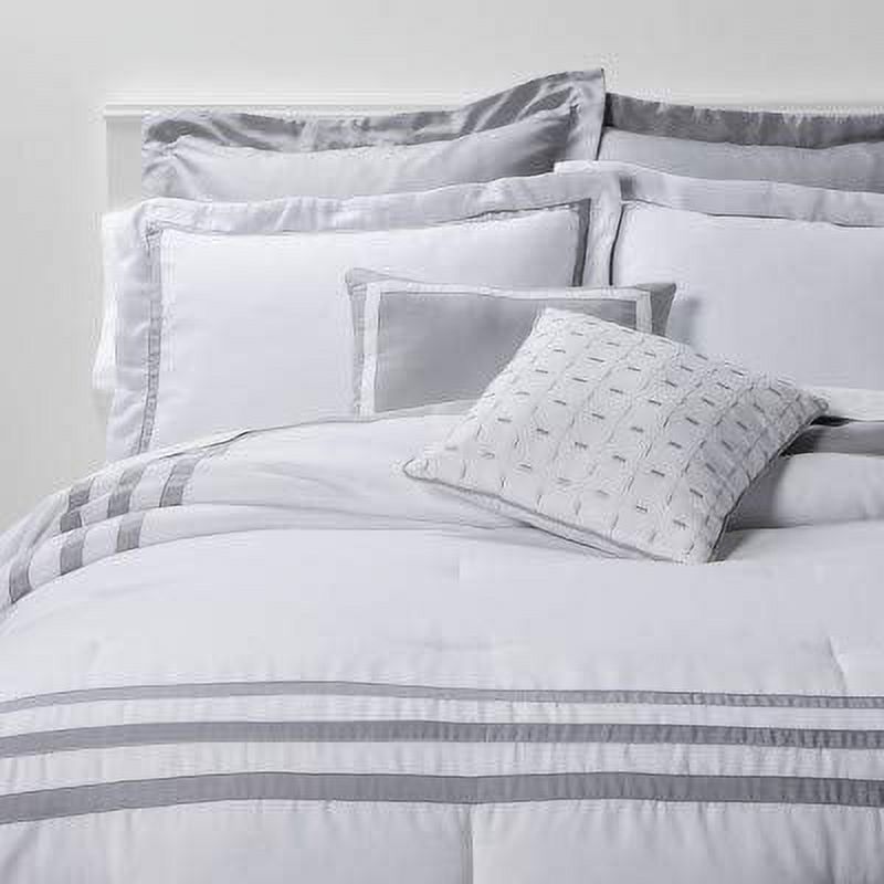 Threshold 8pc Sanford Comforter Set in Queen