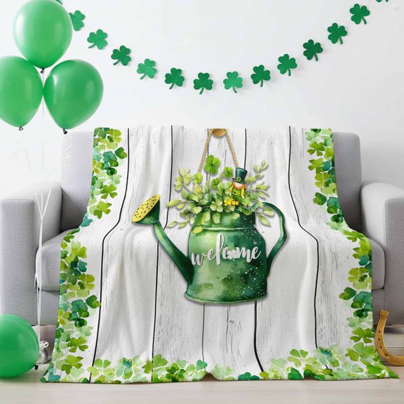 Throw Blanket Fleece Throw Blanket 40x50in, St. Patrick's Day Kettle on Wood Board Soft Lightweight Bed Blankets Four-leaf Grass Fuzzy Couch Blankets for All Season