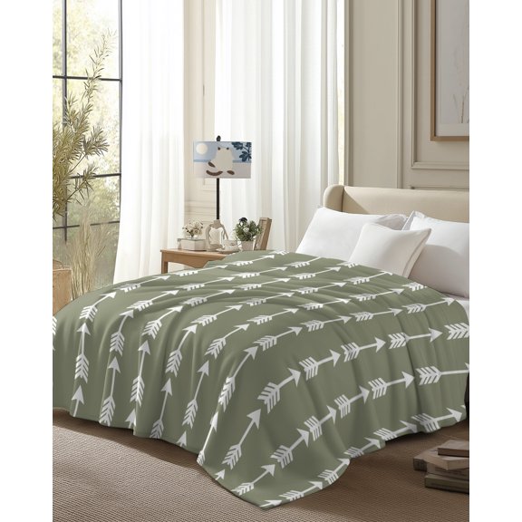 Throw Blanket Fleece Throw Blanket 50x80in, Tribal Style Arrows Feathers Soft Lightweight Bed Blankets Solid Color Green Background Fuzzy Couch Blankets for All Season