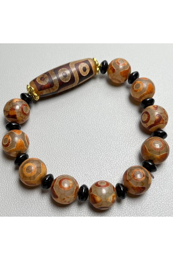 Tibetan Old Dzi Bead Bracelet Three Eye Nine Eye Design Vintage Style Amulet Jewelry for Men and Women Ethnic Spiritual Wear