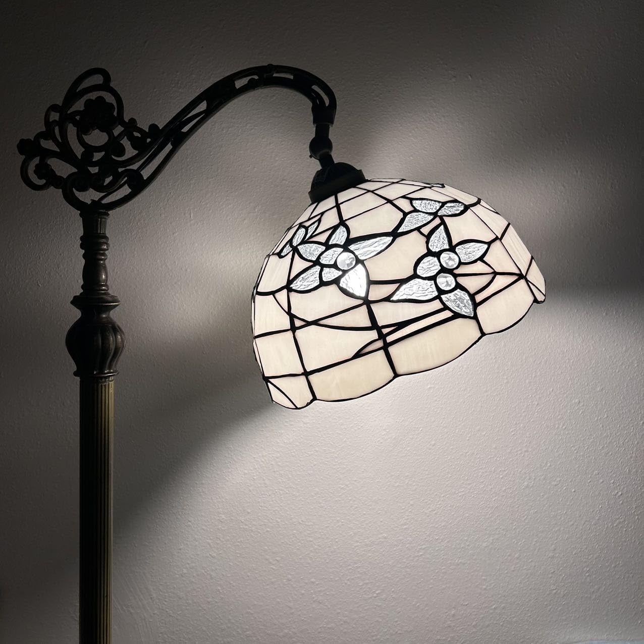 Tiffany Floor Lamp White Stained Glass Flowers LED Bulb Included Gooseneck Adjustable Corner Standing Reading Light for Living Room Bedroom 20"W*12"D*63"H