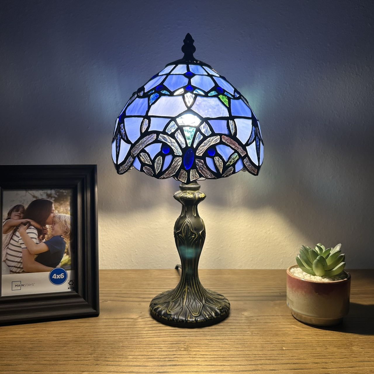 Tiffany Mini Table Lamp Blue Stained glass Baroque Style Lavender LED Bulb Included Pull Chain Switch for Living Room Dining Room Bedroom Bedside 14"H*8"W