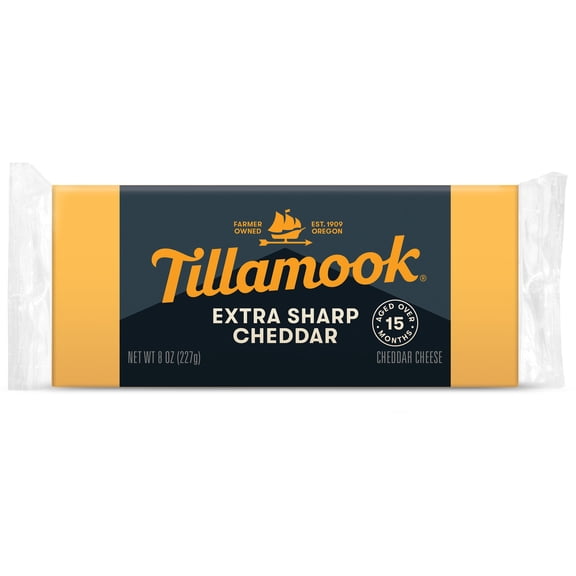 Tillamook Extra Sharp Cheddar Cheese Block, 8 oz (Aged 15 Months)