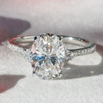 Tilo Jewelry 14K White Gold 1.50 Carat Solitaire Oval-Shaped Engagement Wedding Ring with Side-stone Accents | Size 5 | Classic Engagement Ring for Women