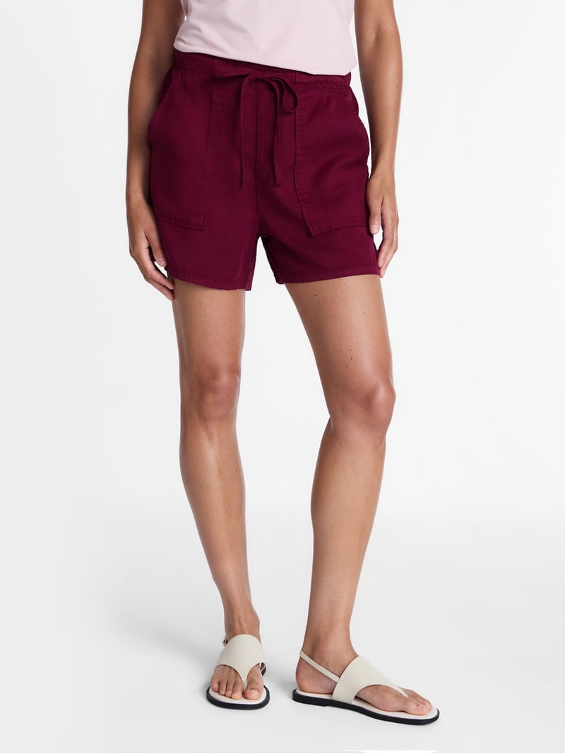 walmart dress code shorts Employee Claims Walmart Asks Warehouse Workers To Pay $3 To Wear Shorts Or Yoga Pants To Work