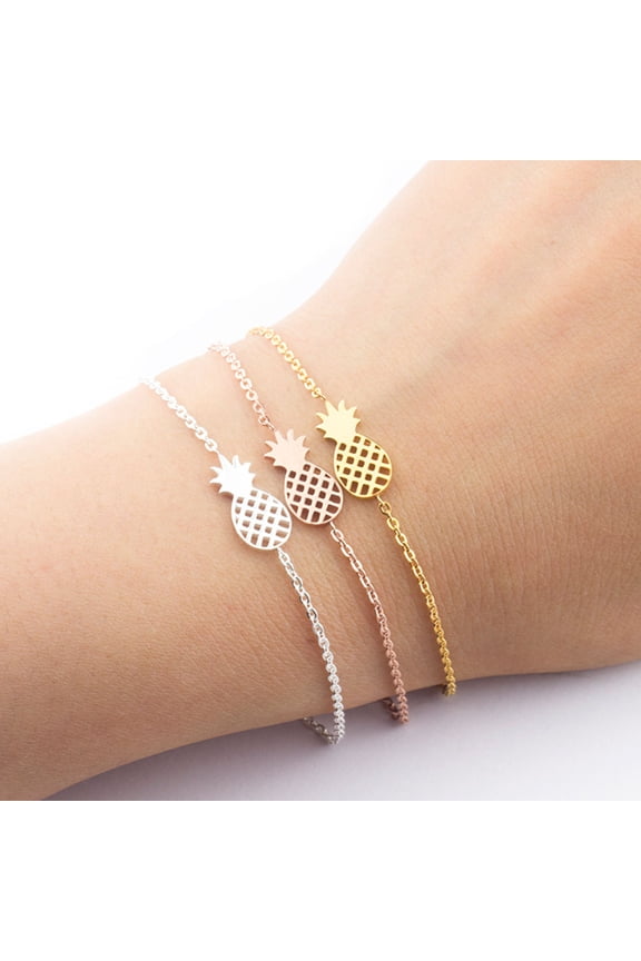 Golden Alloy Pineapple Bracelet for Women Lightweight Fashionable Decor for Parties and Daily Use 1pc