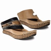 Tita 2 - Black flips to Beige