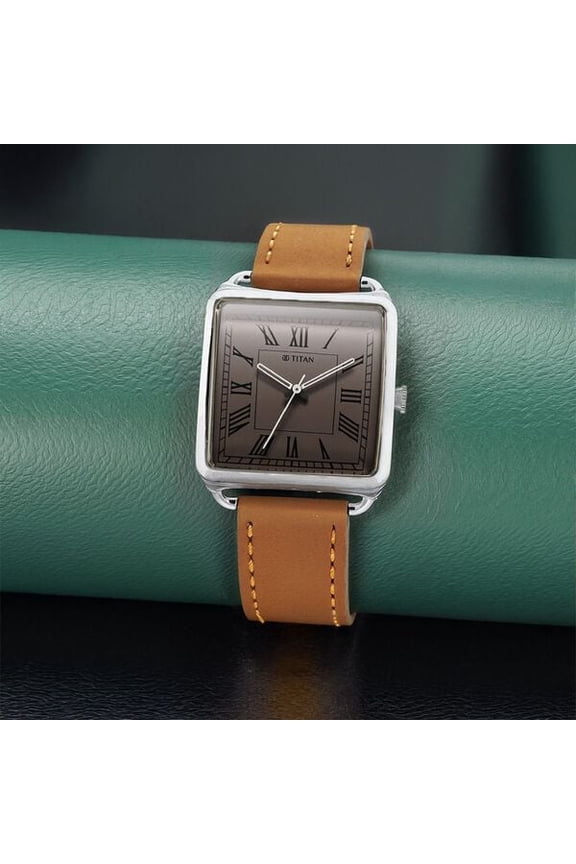 Retro Revive Quartz Analog White Dial Leather Strap for Men