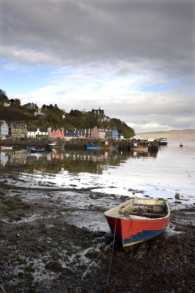 Tobermory Isle Of Mull Scotland Canvas Art - John Short Design Pics (12 x 18)