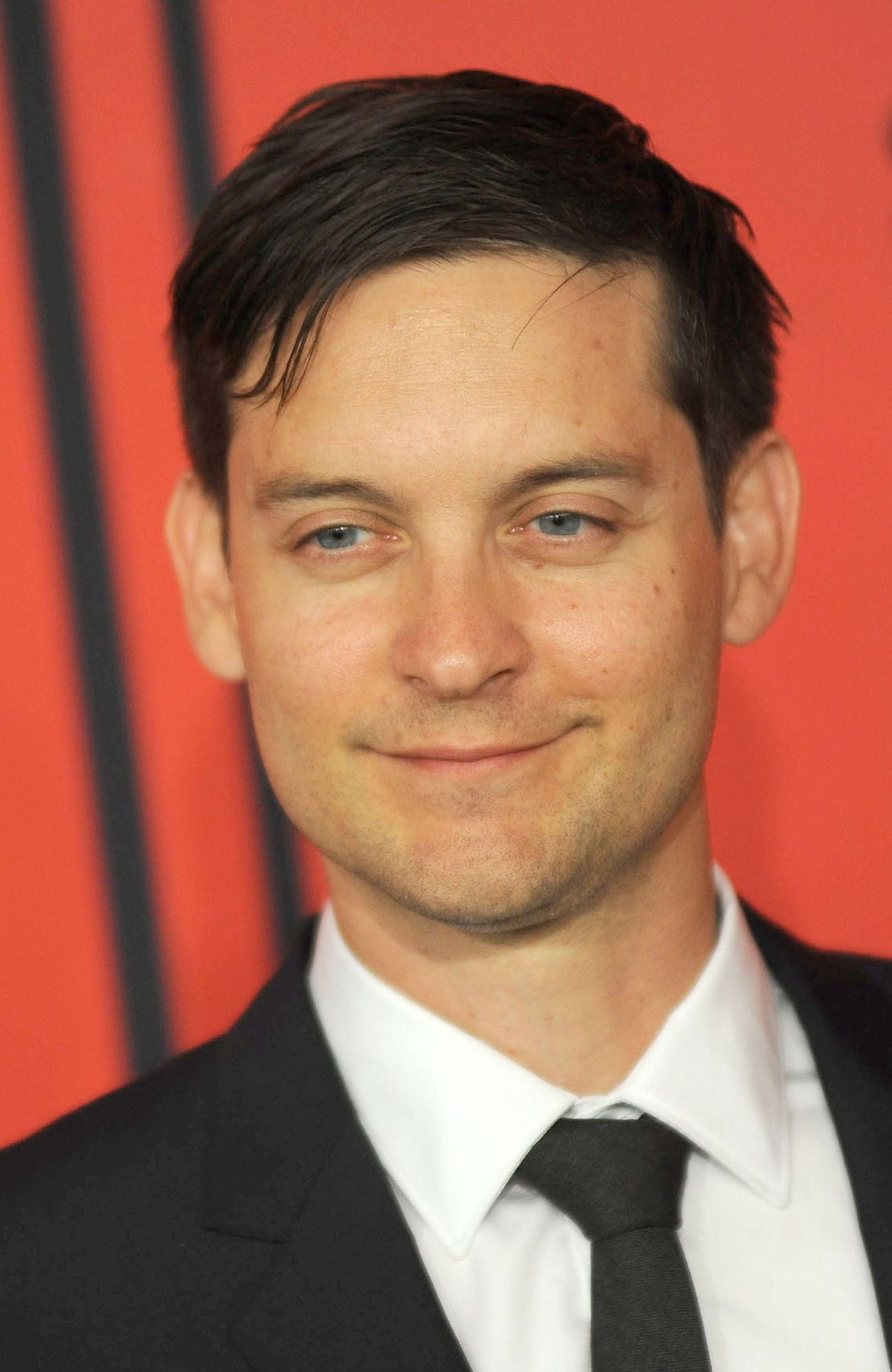 Tobey Maguire At Arrivals For 2013 Cfda Fashion Awards Canvas Art - (16 x 20)