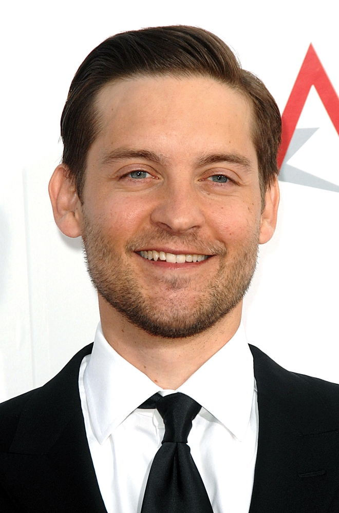 Tobey Maguire At Arrivals For 37Th Afi Life Achievement Award And Tribute To Michael Douglas Canvas Art - (16 x 20)
