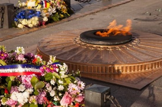 Tomb of the Unknown Soldier Canvas Art - Brian Jannsen DanitaDelimont (28 x 19)