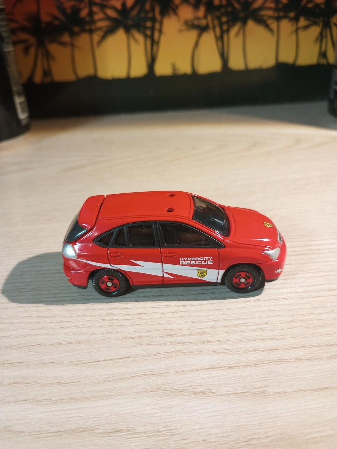 Tomica Toyota Harrier 2004 Release 1:63 Die Cast Vietnam Red Opening Hatch...