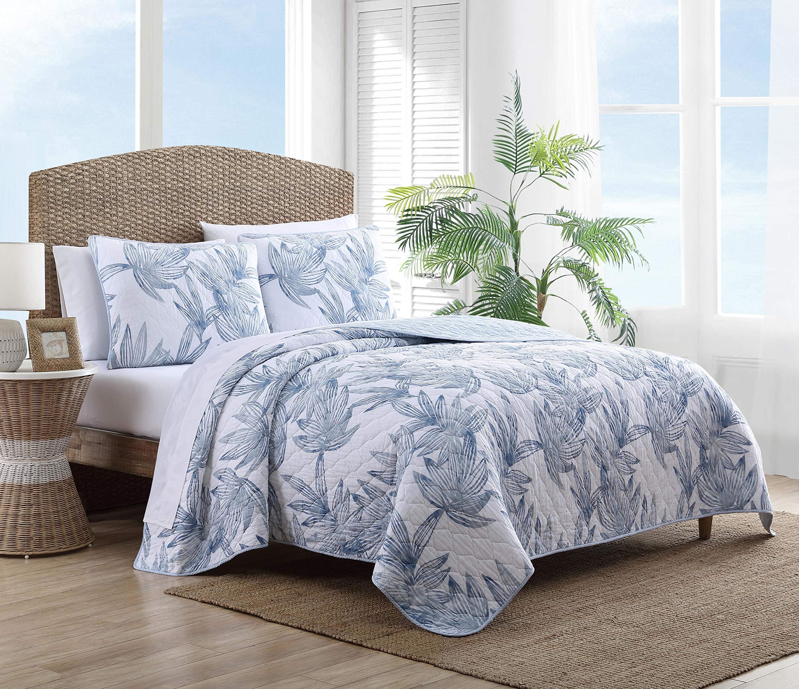 Kayo Breezy Blue Cotton Twin Quilt Set with Reversible Design