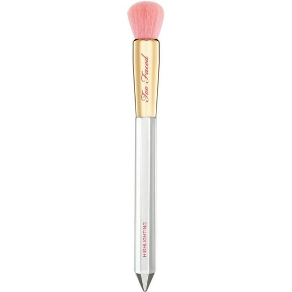 Too Faced Diamond Light Highlighting Brush