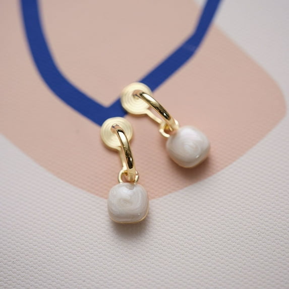 Top-keivon Burgundy Enamel Dangle Earrings for Women Vintage Gold Hammered Geometric Drop Statement Earrings Retro Dripping Oil Earrings Red Fashion Jewelry