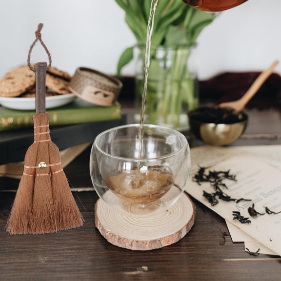 Topbathy Small Palm Broom Brown Natural and Copper Wire Multifunctional Household Cleaning Tool 1Pc