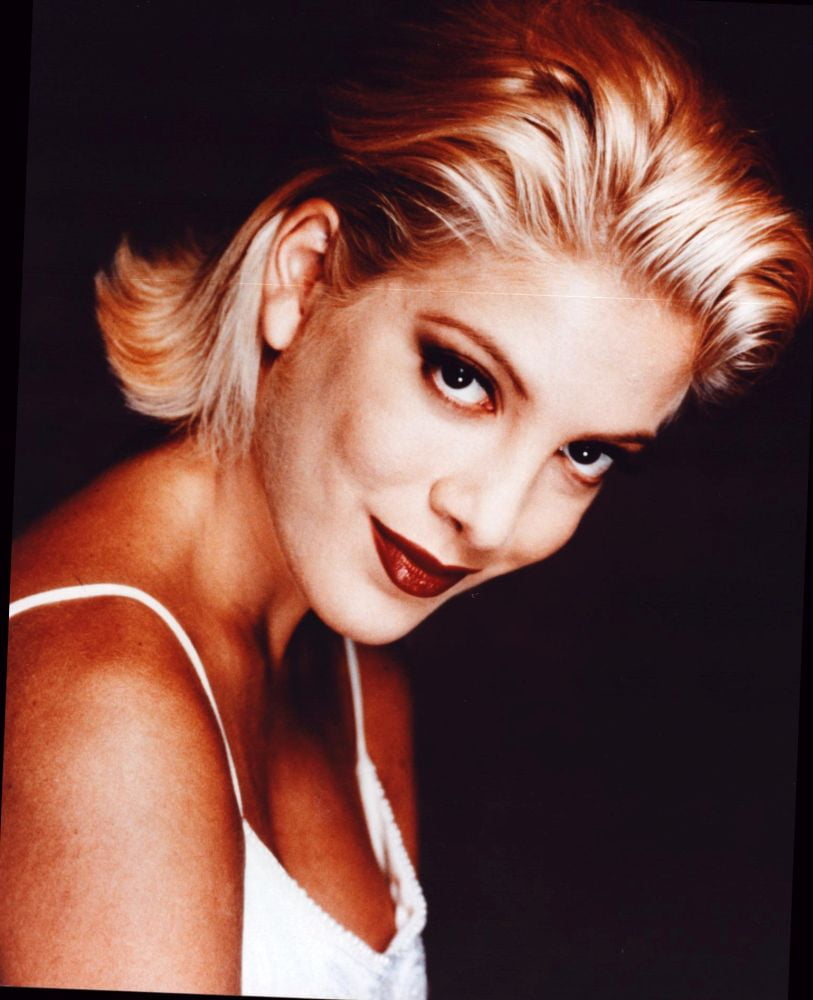 Tori Spelling Headshot In White Tank Top Photo Print (8 x 10) - Item ...