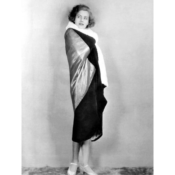 Torrent Greta Garbo Modeling An Evening Wrap Gold Metal Cloth And Black Velvet 1926 Photo Print