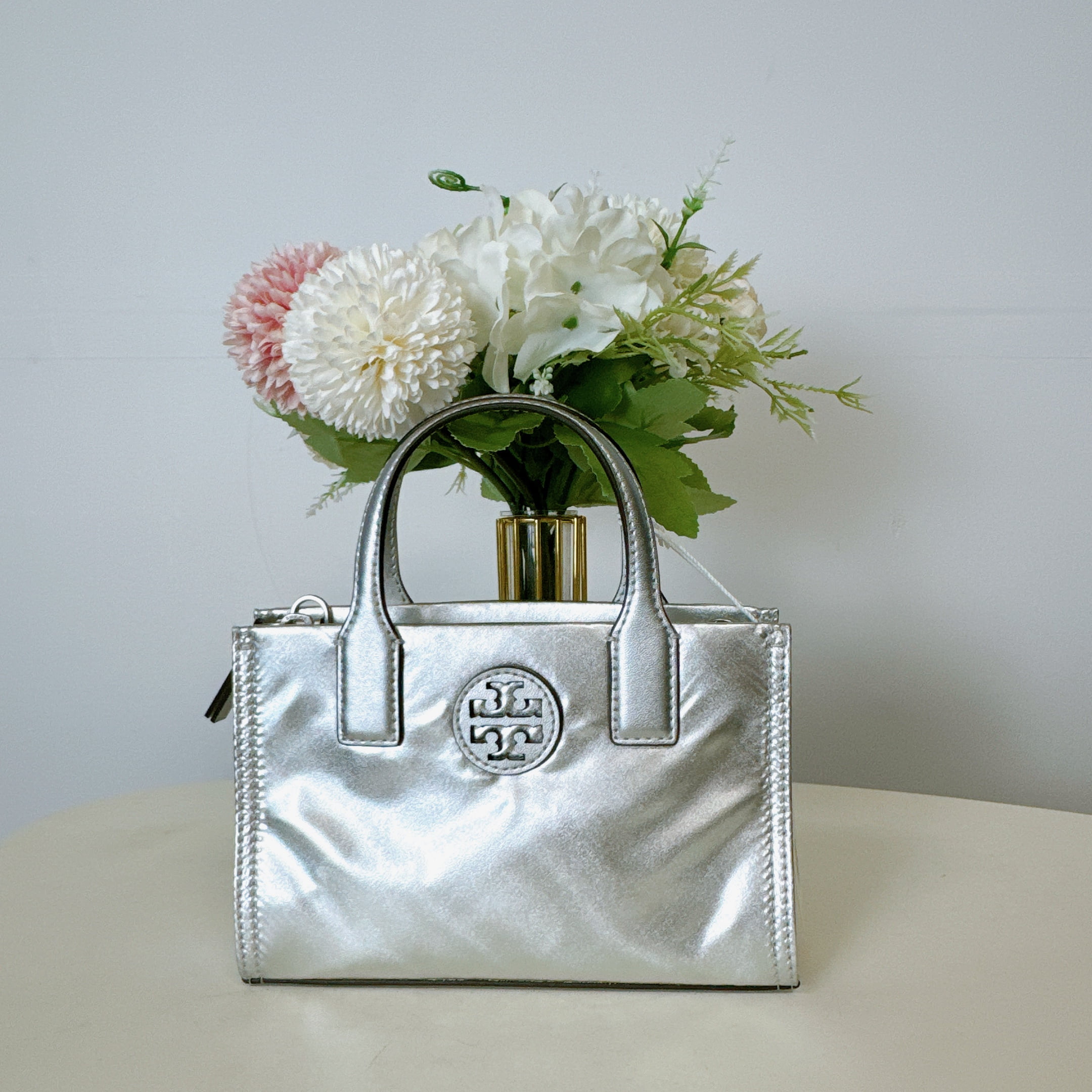 Tory burch metallic tote sale