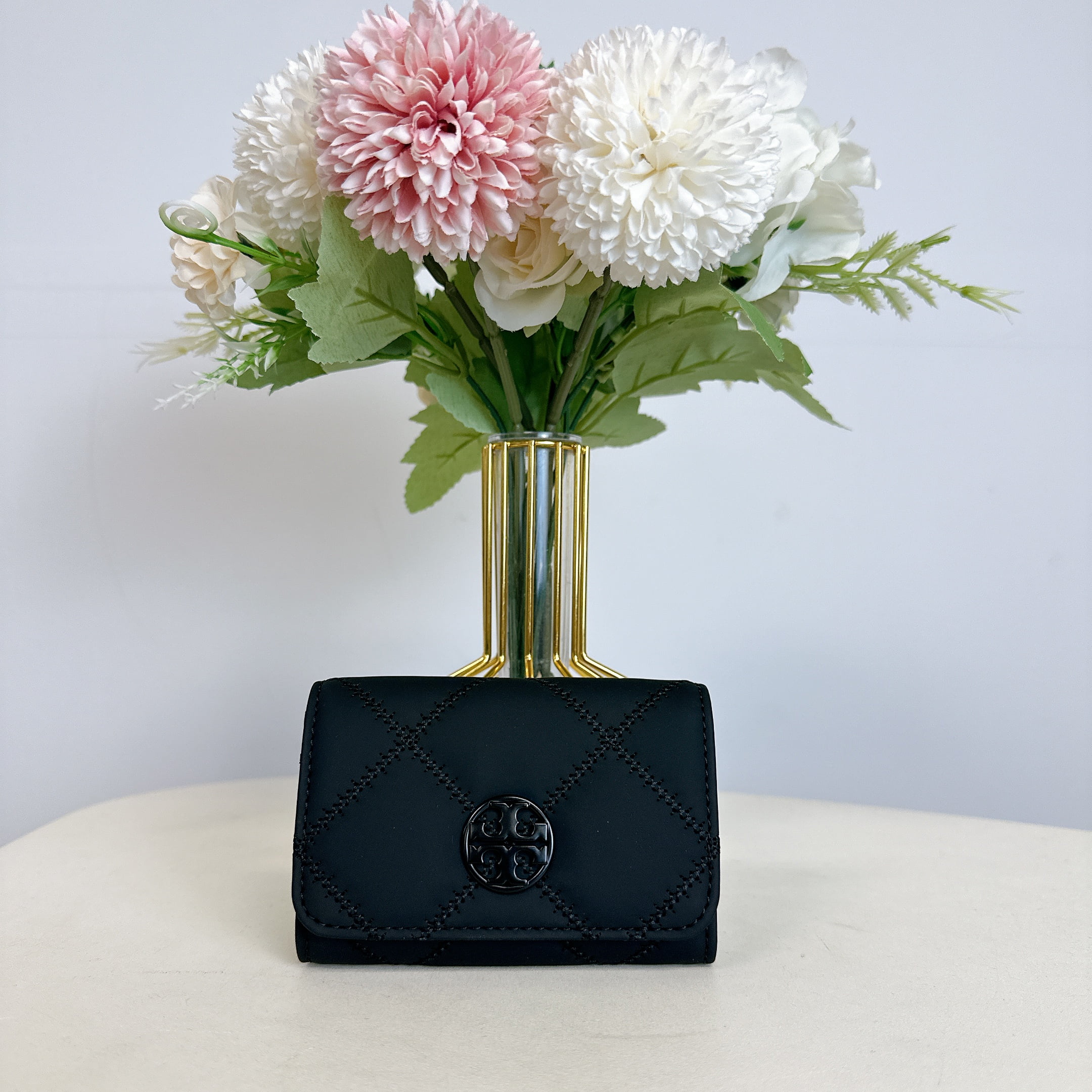 【国内即送】 TORY BURCH 150057 WILLA カードケース Tory-Burch-150057-WILLA-MATTE-