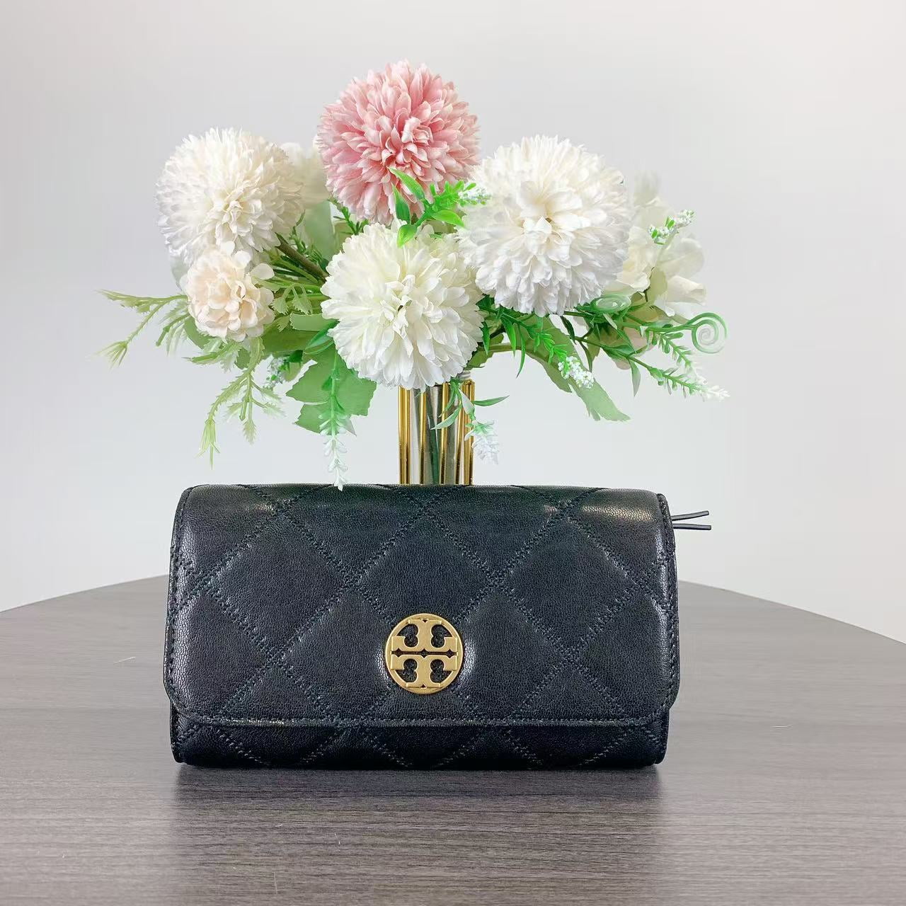 Tory Burch Women's Willa Convertible Small Leather Chain Tory Burch Women's Willa Convertible Small Leather Chain