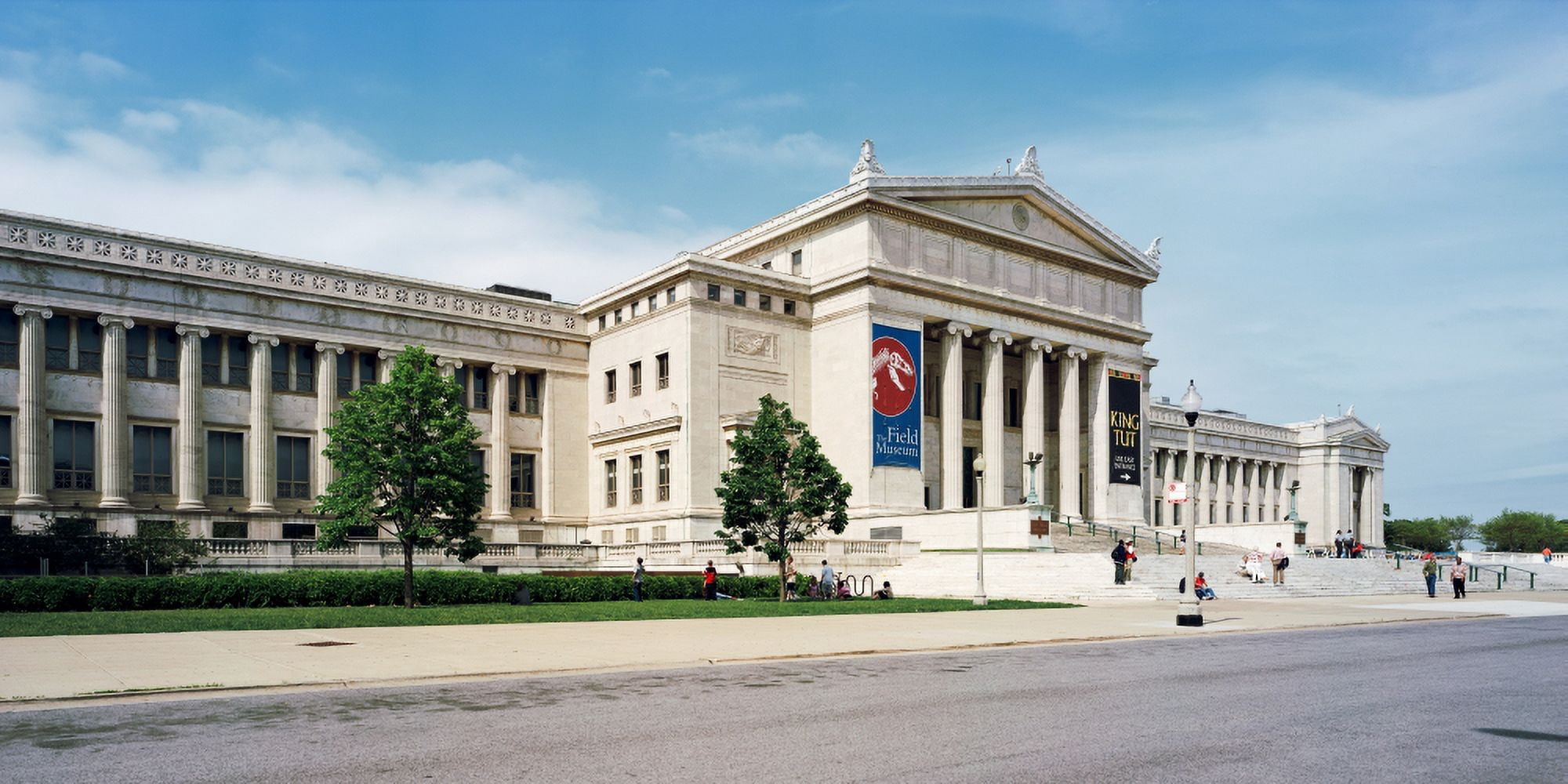 Tourist near a Field Museum Chicago Illinois USA Canvas Art - Panoramic Images (12 x 24)