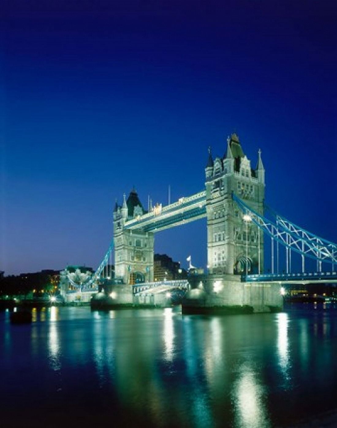 Tower Bridge London England Canvas Art - Paul Thompson DanitaDelimont (25 x 32)