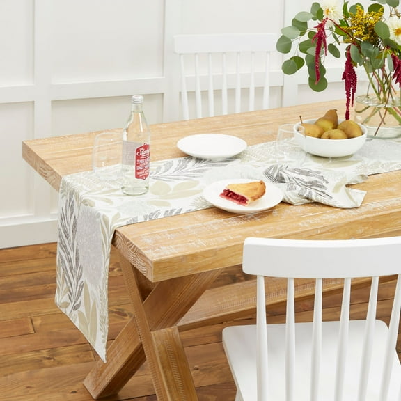 Town & Country Living Hastings Table Runner