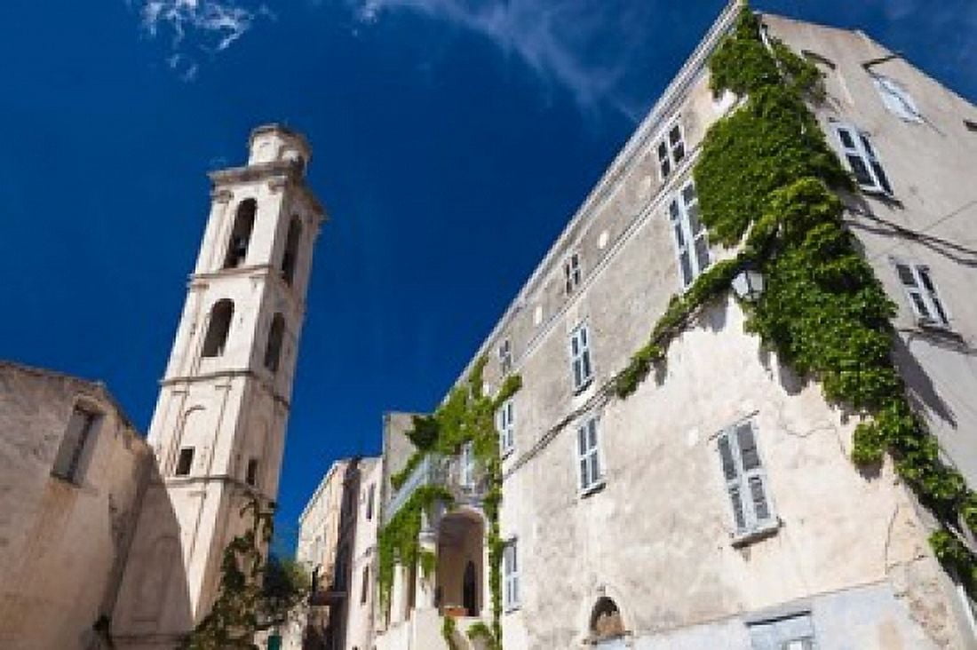 Town church of Montemaggiore Canvas Art - Walter Bibikow DanitaDelimont (28 x 19)